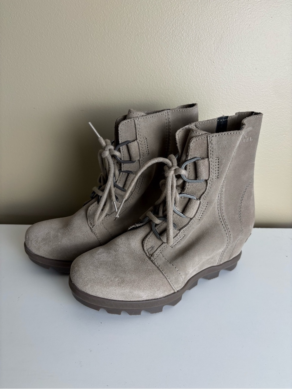 Sorel Girl's Joan of Arctic Wedge II Waterproof Suede Boots Size 4